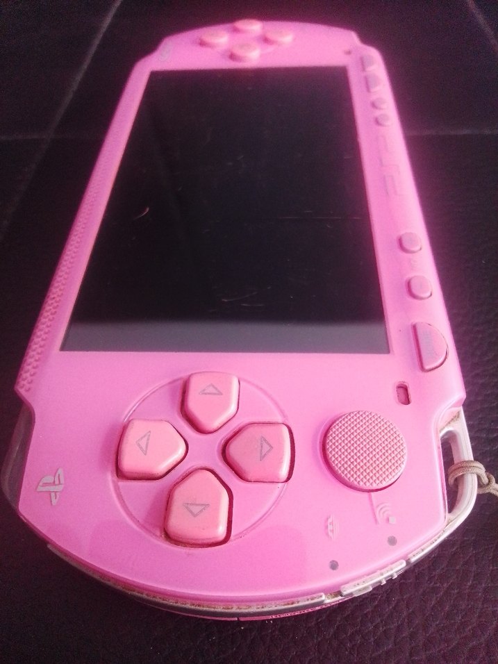 Pembe Sony PSP Taşınabilir Oyun Konsolu - Görsel 3