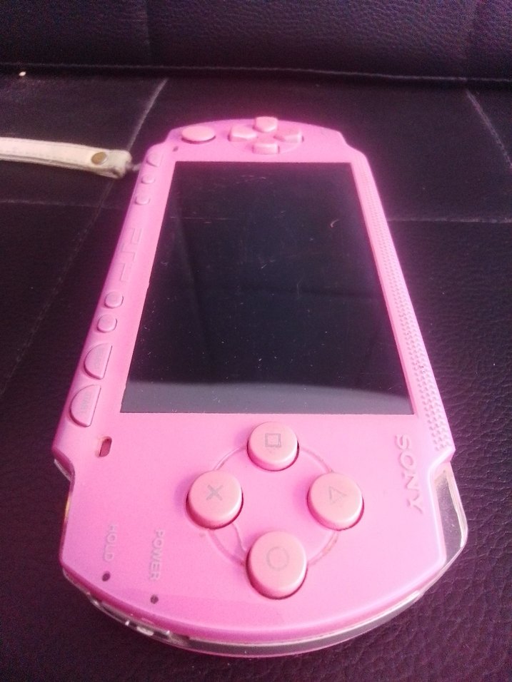 Pembe Sony PSP Taşınabilir Oyun Konsolu - Görsel 2
