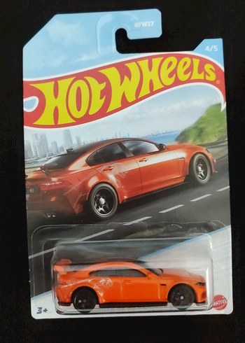 Hot Wheels Jaguar XE SV Project 8