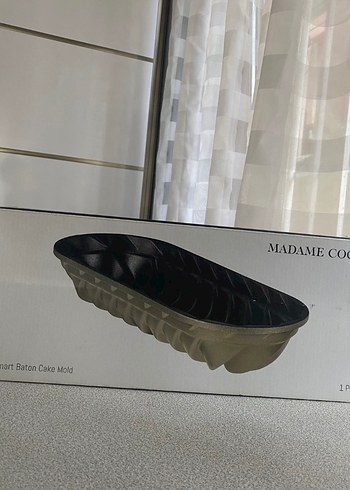 Madame Coco Madame Coco Parlak Bej Döküm Kek Kalıbı