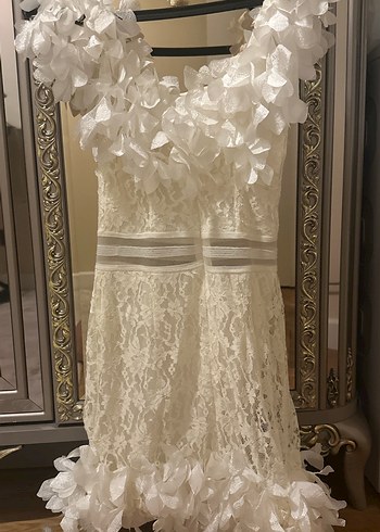 Raisa & Vanessa Dantel Detaylı Uzun Beyaz Mini Gelinlik