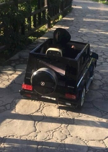 Diğer Siyah Mercedes AMG Elektrikli Binilebilir Araba