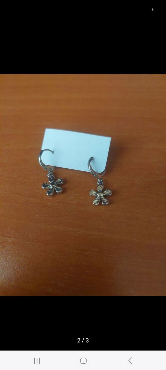 Beyaz Mini Papatya Küpeler - Görsel 2