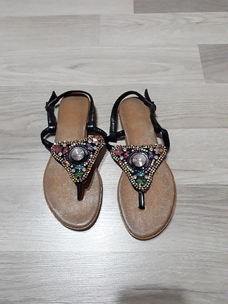 Şık Taşlı Sandalet