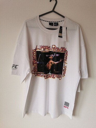BERSHKA UFC MCGREGOR TSHIRT ARIYORUM