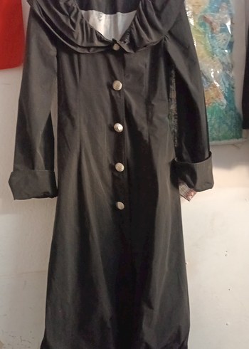 Düğmeli Siyah Uzun Gotik Kadın Kaban