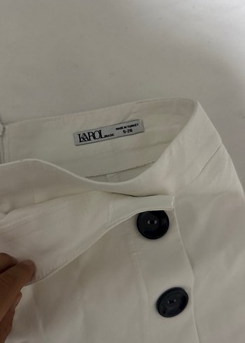 Diğer Düğmeli Beyaz Midi Kumaş Kadın Şort
