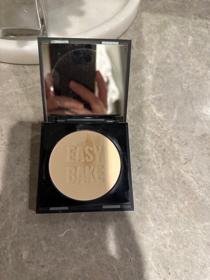 HUDA BEAUTY Easy Bake Pound Cake - Görsel 2