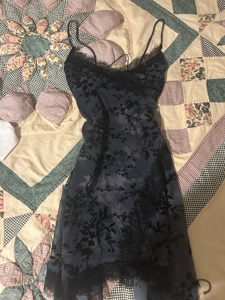 Bershka Dantel Detaylı Siyah Gotik Mini Elbise - Görsel 2