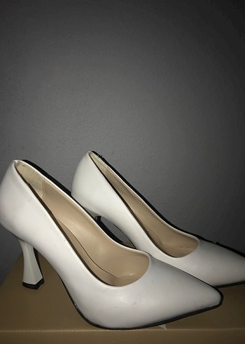 Diğer Beyaz Stiletto Topuklu Kadın Ayakkabı