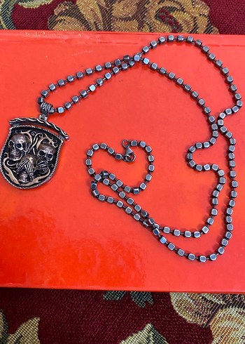 Uzun Zincirli Gotik Stil Kafatası Kolye