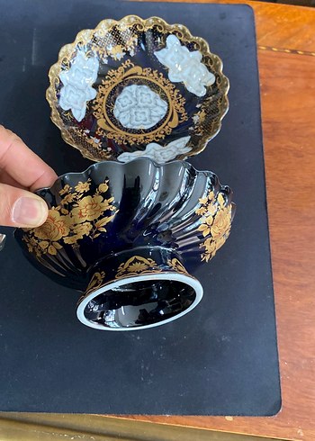 Altın işlemeli koyu renk dekoratif tabaklar - Görsel 3