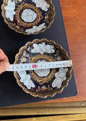 Altın işlemeli koyu renk dekoratif tabaklar - Görsel 2