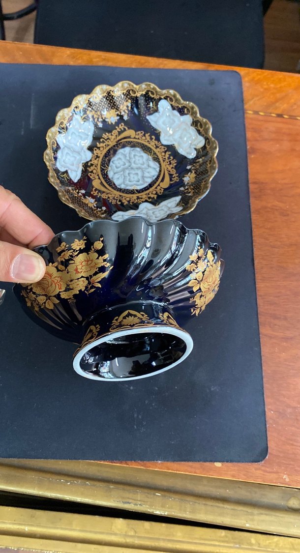 Altın işlemeli koyu renk dekoratif tabaklar - Görsel 3