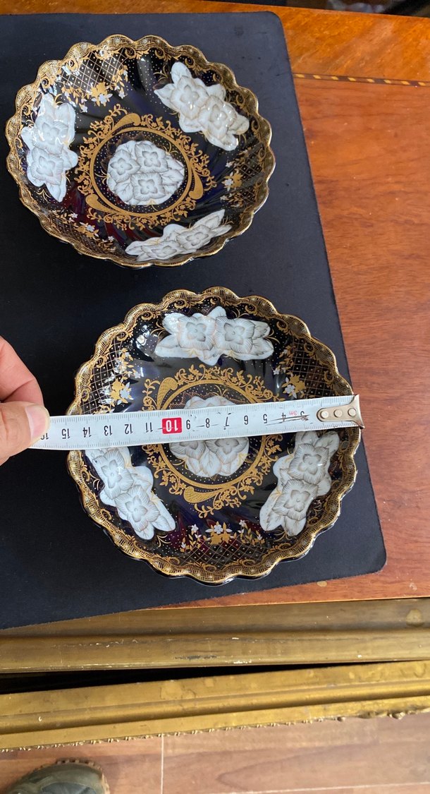 Altın işlemeli koyu renk dekoratif tabaklar - Görsel 2