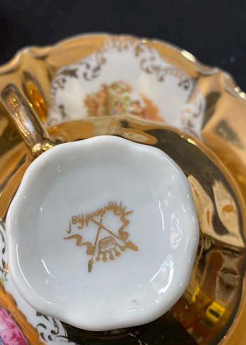 Klasik Altın Renkli Porselen Fincan ve Şekerlik Seti - Görsel 3