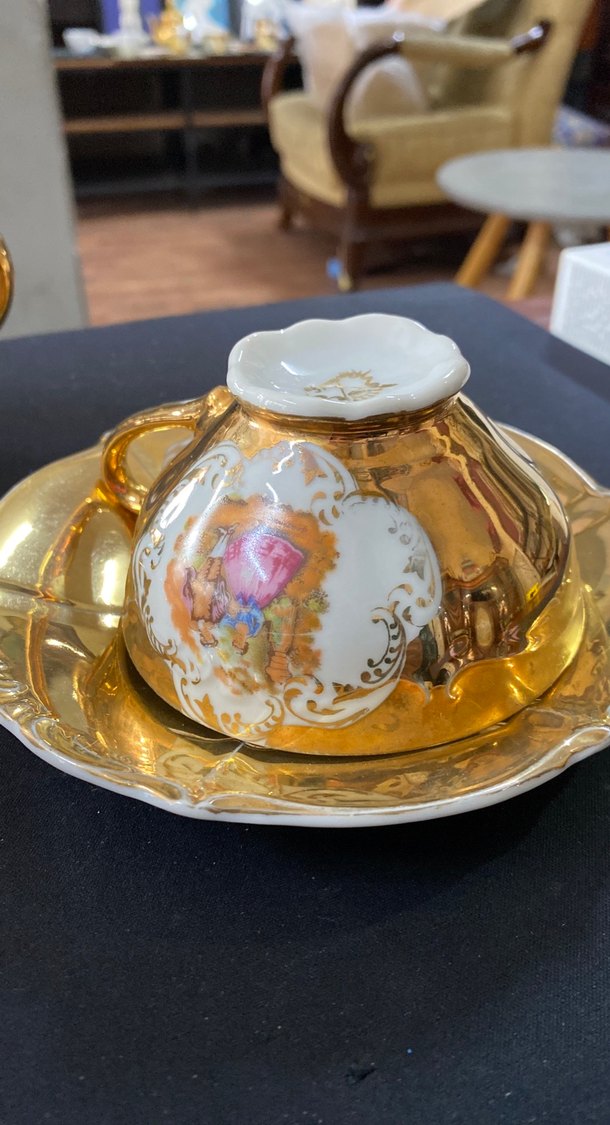 Klasik Altın Renkli Porselen Fincan ve Şekerlik Seti - Görsel 2