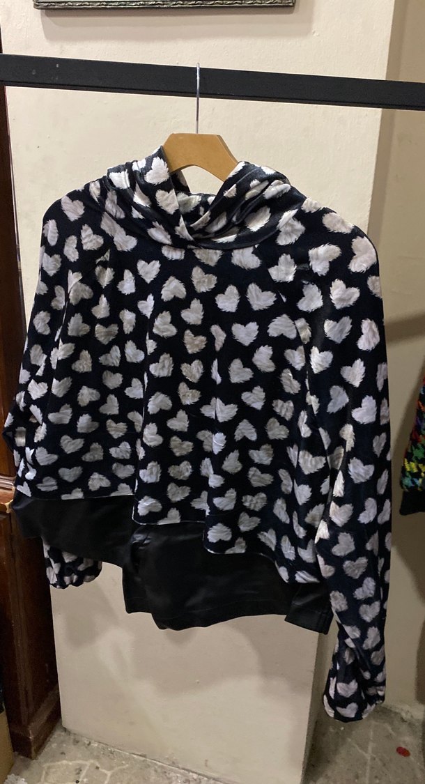 Kapüşonlu, düğmeli, uzun kollu kız bluzu - Görsel 5