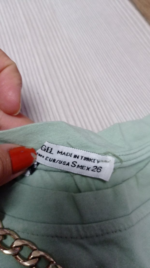 Altın Zincir Detaylı Pastel Kadın Tişört - Görsel 3