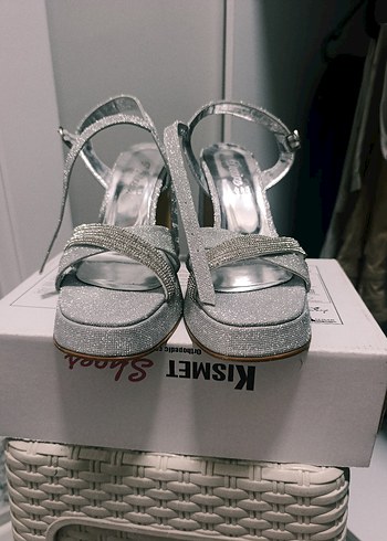 Altın İşlemeli Uzun Kollu Siyah Tuxedo Ceket - Görsel 3