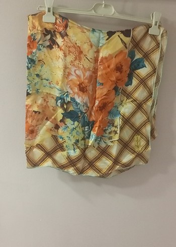 ipek.Bej Pastel Çiçekli Kadın esarp - Görsel 6