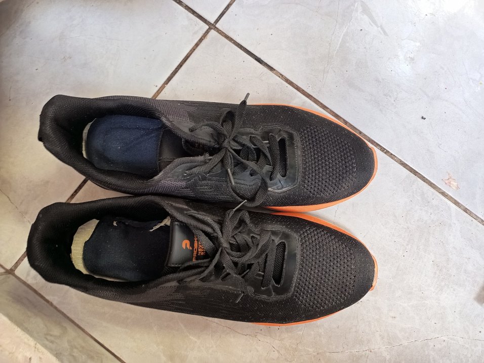 Turuncu Detaylı Siyah Erkek Koşu Ayakkabısı - Görsel 3