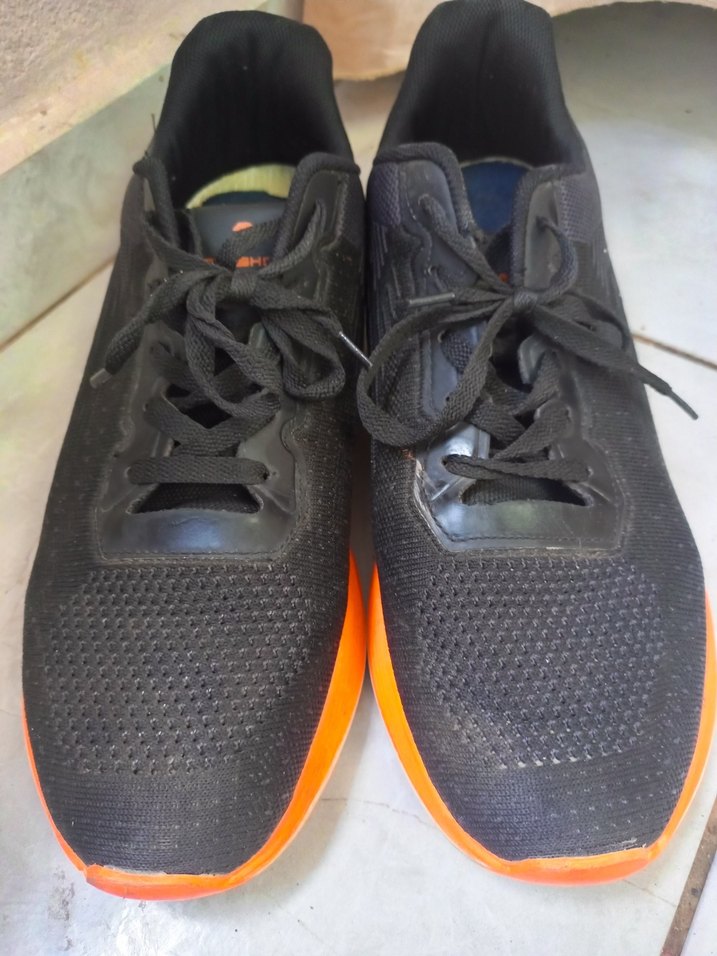 Turuncu Detaylı Siyah Erkek Koşu Ayakkabısı - Görsel 4