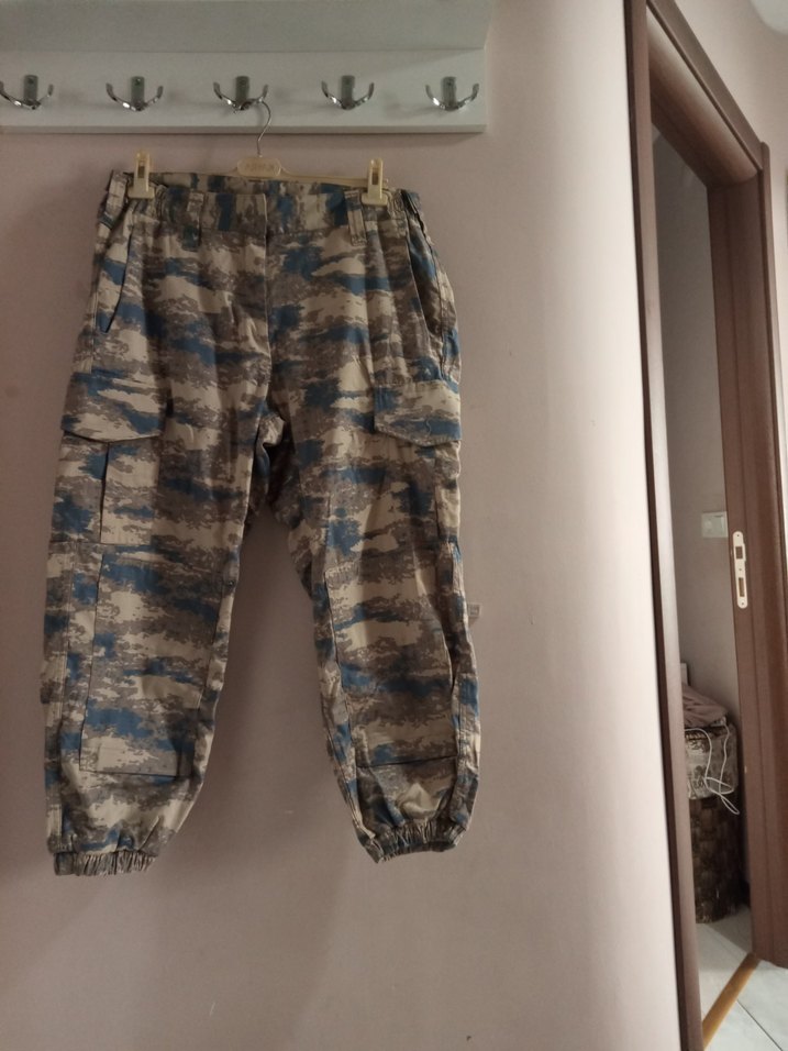 Kadın Kamuflaj Desenli Bol Kesim Kemerli Pantolon - Görsel 4