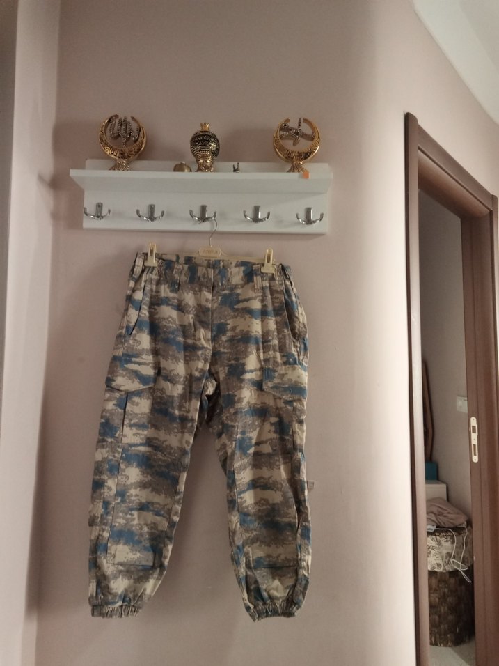 Kadın Kamuflaj Desenli Bol Kesim Kemerli Pantolon - Görsel 2