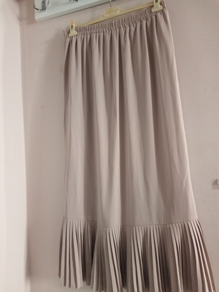 Bej Uzun Kre Piliseli Etek - Görsel 3