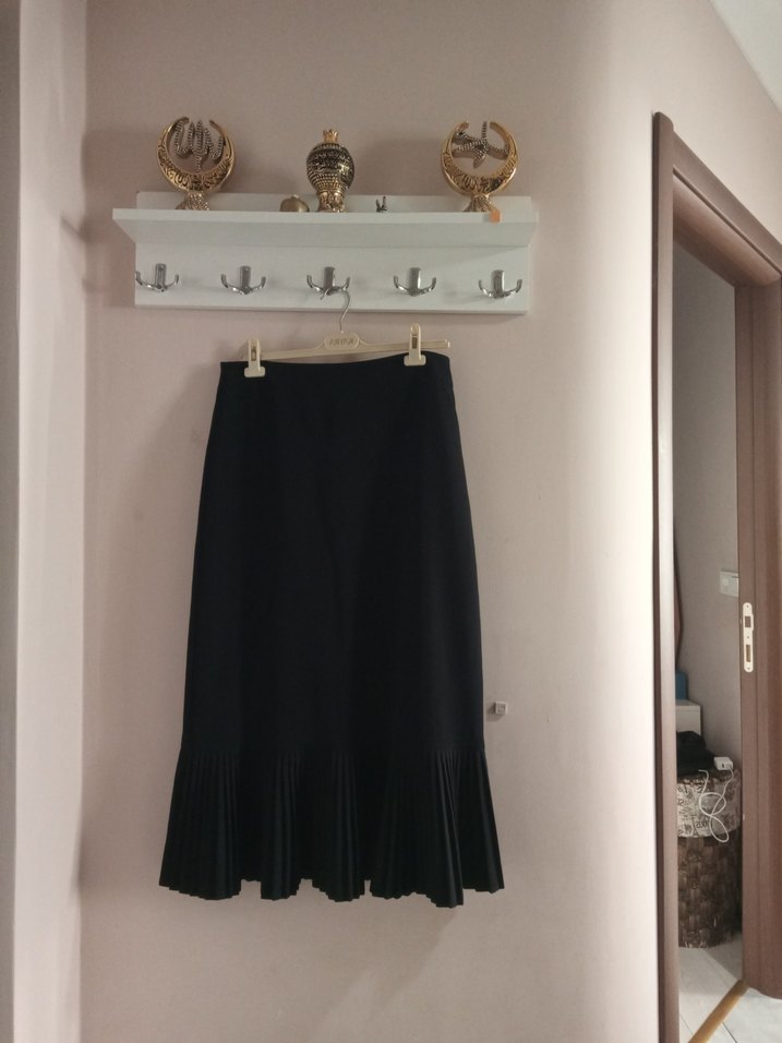 Siyah Pilili Uzun KadınKrep  Etek - Görsel 3