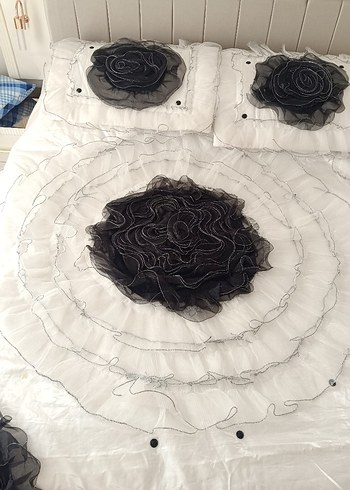 İşlemeli Beyaz Yatak Örtüsü - Görsel 3