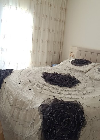 İşlemeli Beyaz Yatak Örtüsü - Görsel 8