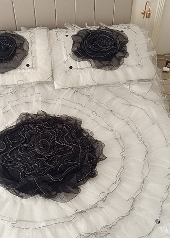 İşlemeli Beyaz Yatak Örtüsü - Görsel 6