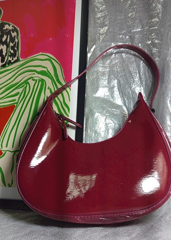 Kırmızı Parlak Deri Kadın Omuz Çantası - Görsel 2