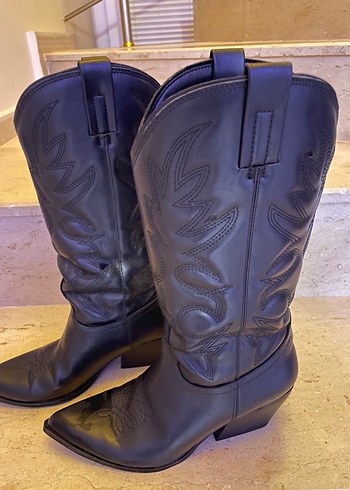 Nakışlı Siyah Deri Diz Boyu Kadın Çizme - Görsel 5