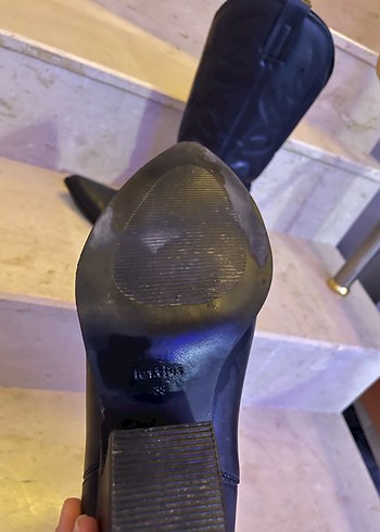 Nakışlı Siyah Deri Diz Boyu Kadın Çizme - Görsel 2