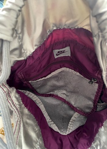 Gri Metalik Nike Kadın Spor Çantası ORİJİNAL - Görsel 3