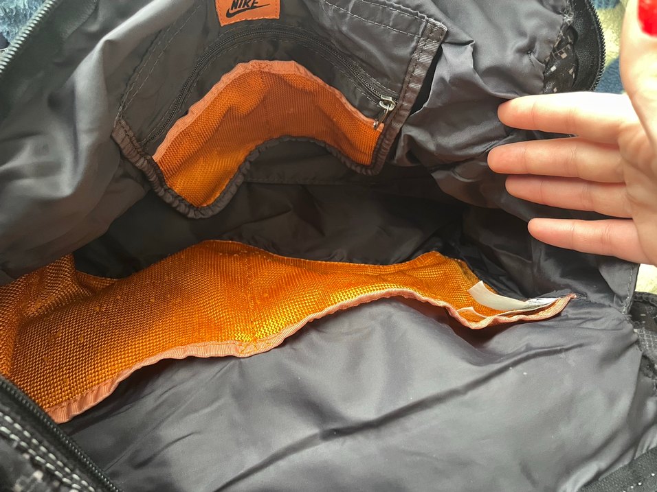 Nike Siyah Baskılı Tokalı Spor Çantası ORİJİNAL - Görsel 4