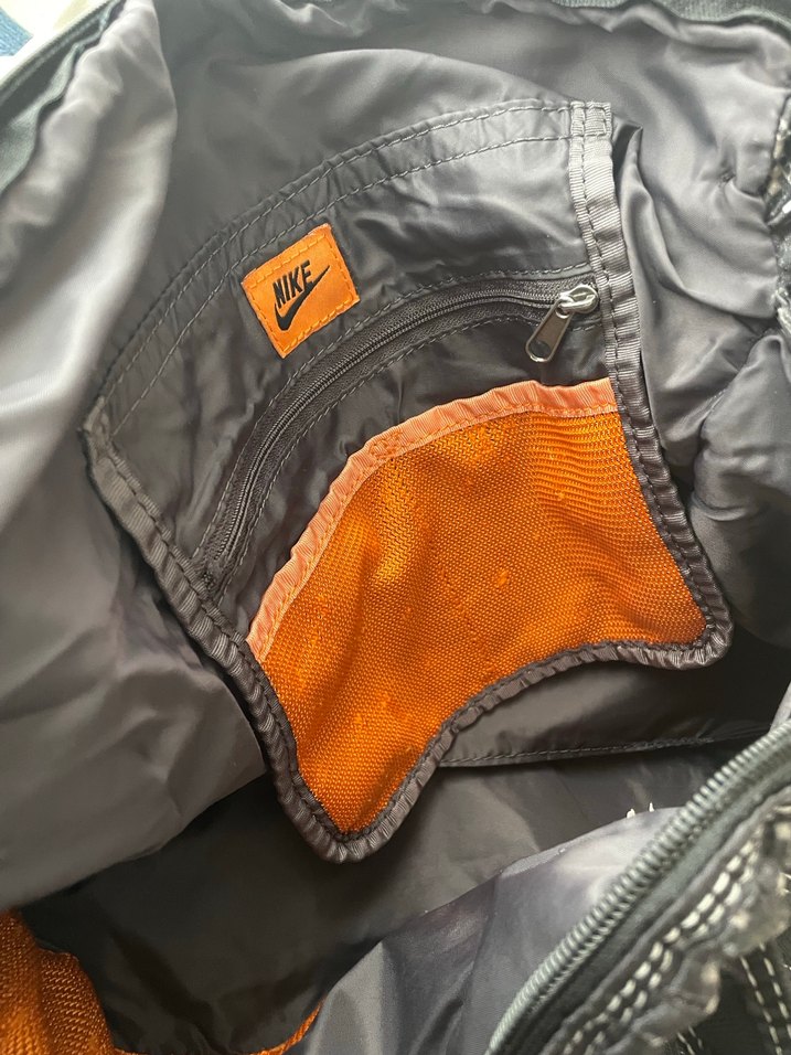 Nike Siyah Baskılı Tokalı Spor Çantası ORİJİNAL - Görsel 3