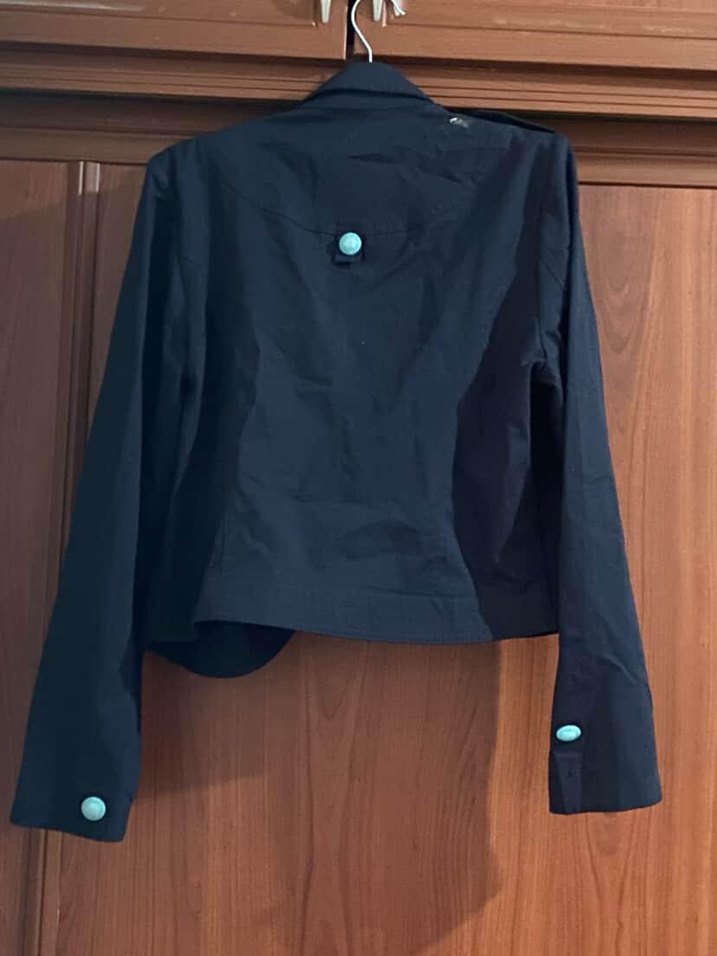 Düğmeli Siyah Kısa Ceket - Görsel 2