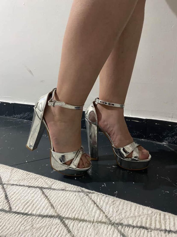 Gri Parlak Platform Topuklu Ayakkabı - Görsel 3