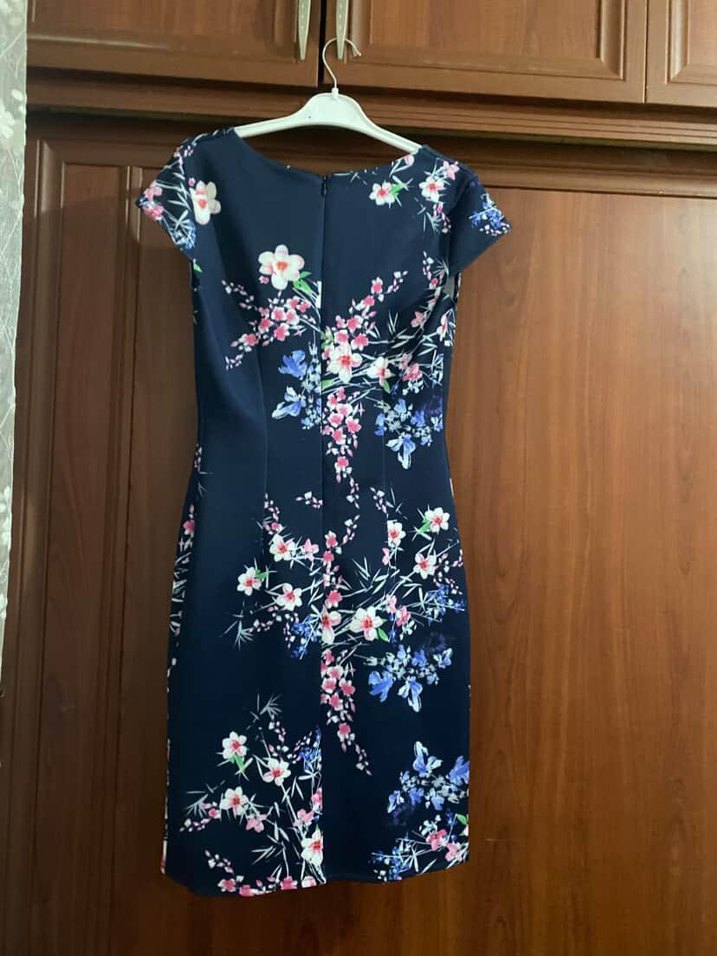 Çiçek Desenli Siyah Elbise - Görsel 2