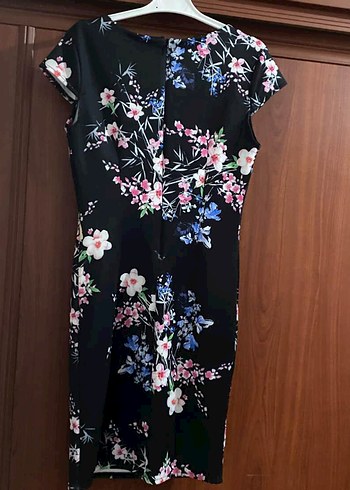 Çiçek Desenli Siyah Elbise - Görsel 2