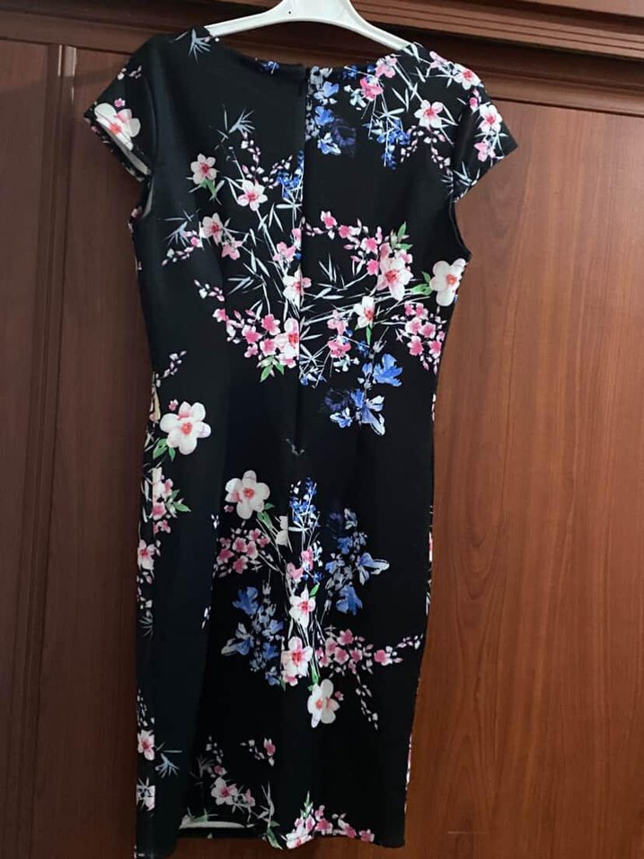 Çiçek Desenli Siyah Elbise - Görsel 2