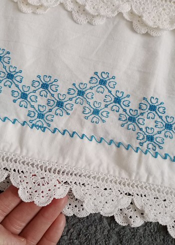 ESKİLERDEN KANAVİÇE İŞLEMELİ TAKIM (2 ETEK 2 KÜS YASTIĞI) - Görsel 6