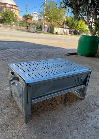 Gri Metal Katlanabilir Mangallık