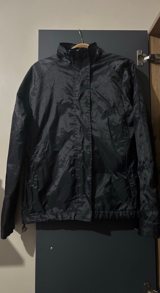 Yüksek Yakalı Fermuarlı Kadın Yağmurluk - Görsel 2