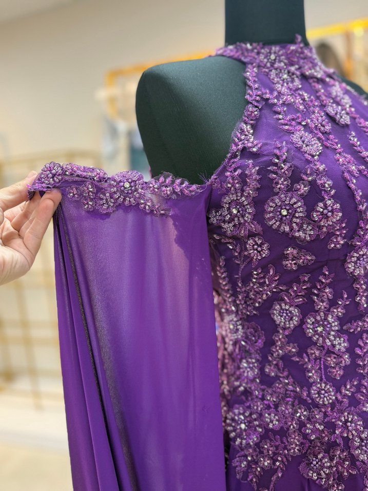 Mor Nakışlı Uzun Abiye Elbise - Görsel 3