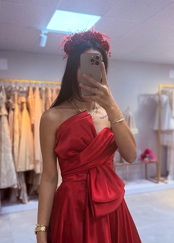 Hennin kırmızı abiye etiketli - Görsel 3